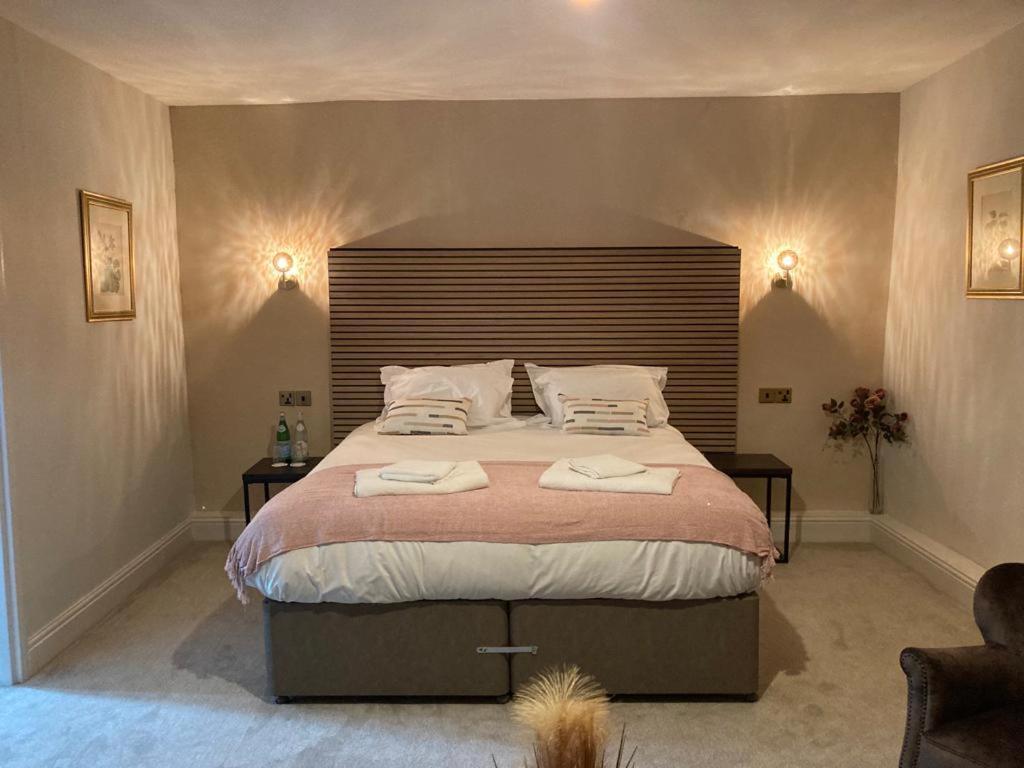 Woodborough Hall エクステリア 写真