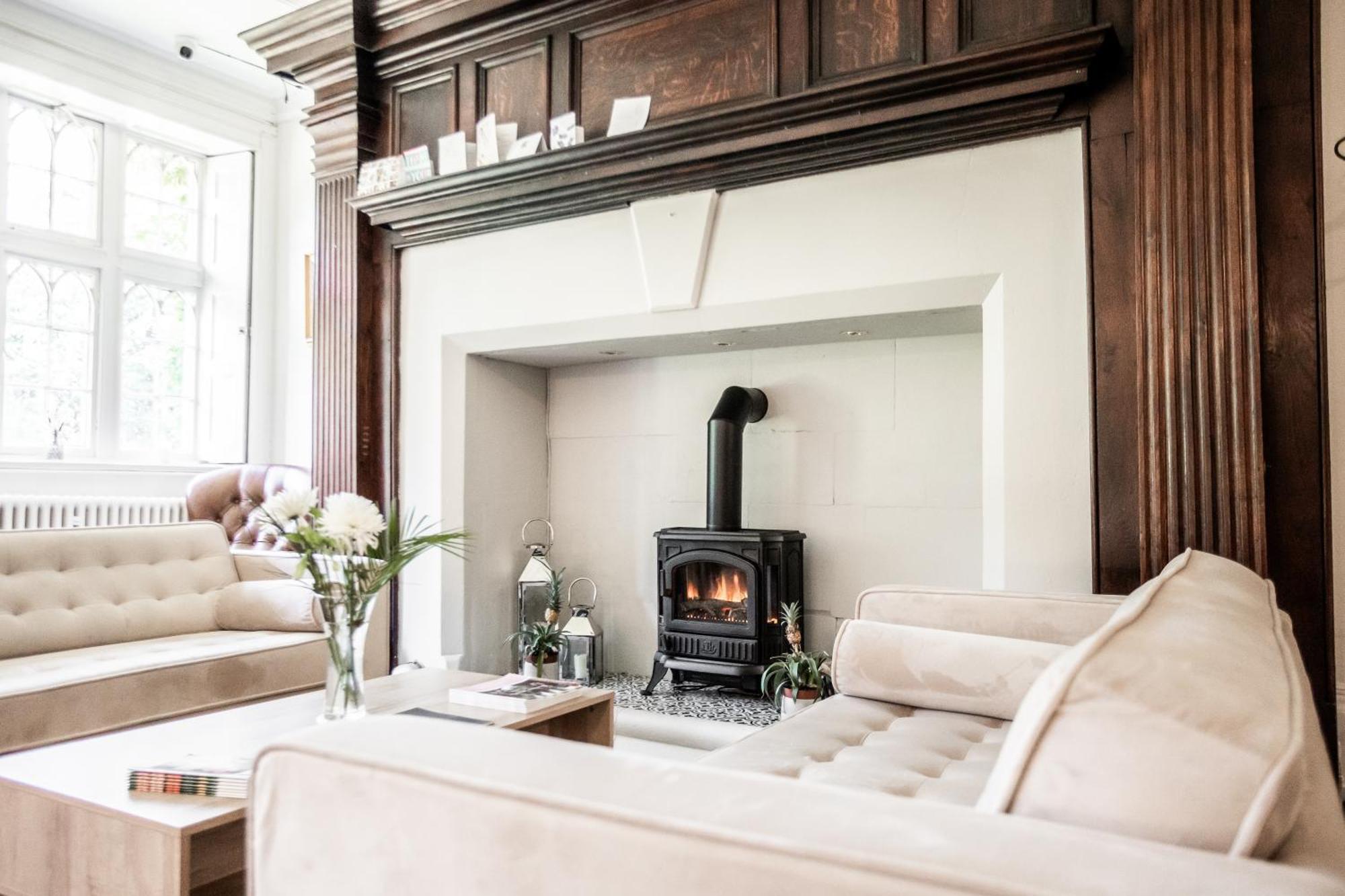 Woodborough Hall エクステリア 写真